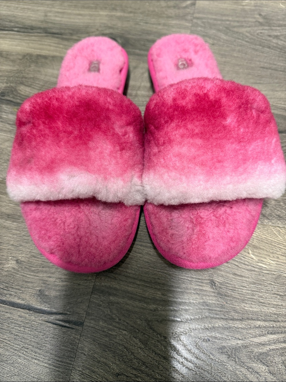 UGG WOMENS slippers size 9